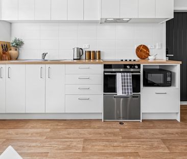 Fully Furnished two Bedroom Home - Photo 3