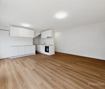 Generous Space, Garden Appeal and Essendon Convenience - Photo 6