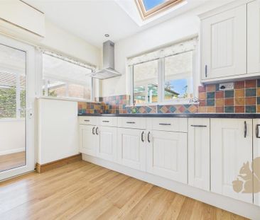 2 bedroom detached bungalow to rent - Photo 1