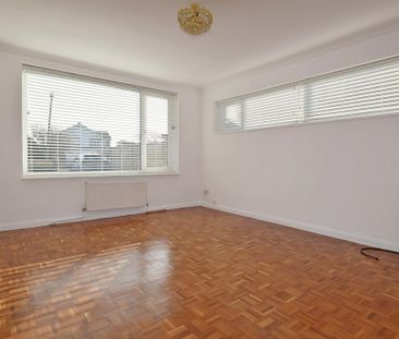 5 bedroom detached house to rent - Photo 2