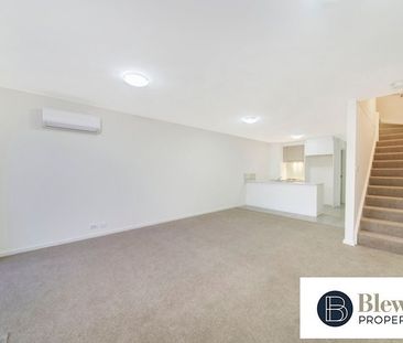 Spacious Modern Living - Photo 4