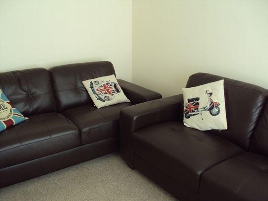 4 bedroom terraced house to rent - Photo 1