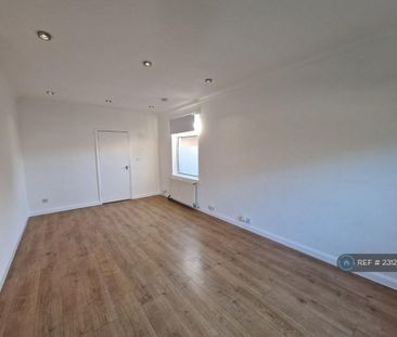 4 bedroom detached house to rent - Photo 1