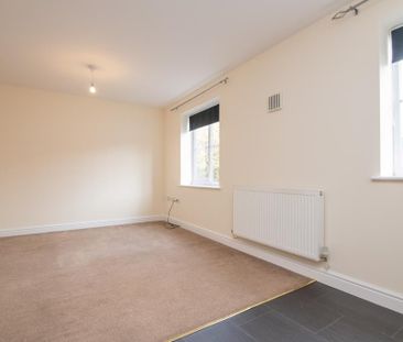 1 bedroom ground floor flat to rent - Photo 1
