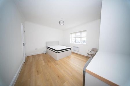 1 bedroom in a house share to rent - Photo 5