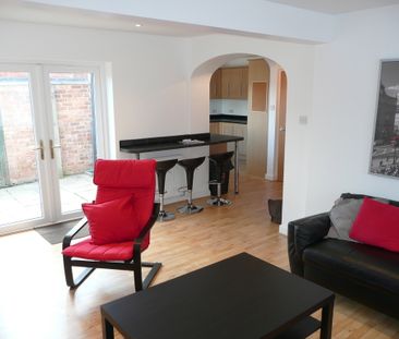 6 Bed Student Accommodation - Photo 5