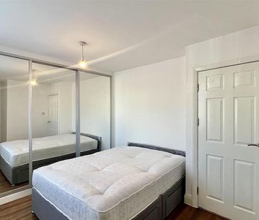 2 bedroom semi-detached house to rent - Photo 6