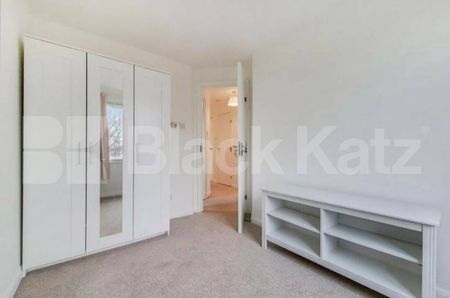 2 bedroom property within walking distance to Kings Cross Station - Photo 3