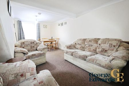 1 bedroom in a house share to rent - Photo 4