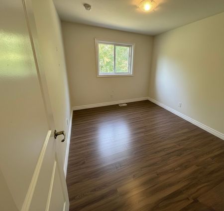 For Lease - 54 Haney Drive Unit# Upper, Thorold, Ontario - Photo 4