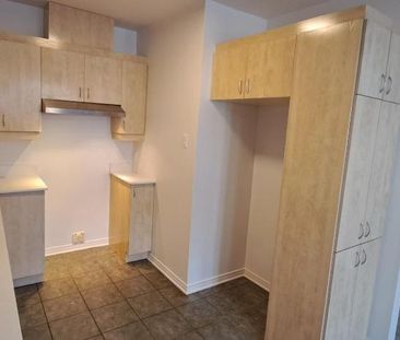 Grand 3 1/2 RENOVER, Saint-Eustache avec clientèle établi de 55+ ans - Photo 4