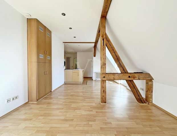 Charmante 2-Raum-Wohnung im Dachgeschoss - Foto 1