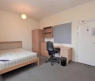 1 bedroom in a house share to rent - Photo 6