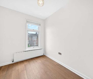 Water Lane, Ilford, Essex, IG3 - Photo 2