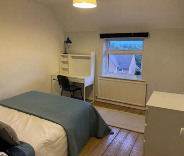 4 bedroom semi-detached house to rent - Photo 4