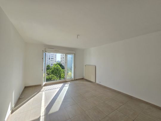 Location Appartement 4 pièces 79m² LA CHAPELLE ST LUC 10600 - Photo 1