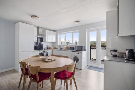 3 bedroom end of terrace house to rent - Photo 5