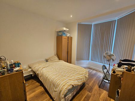 2 Bed Student Accommodation - Photo 3