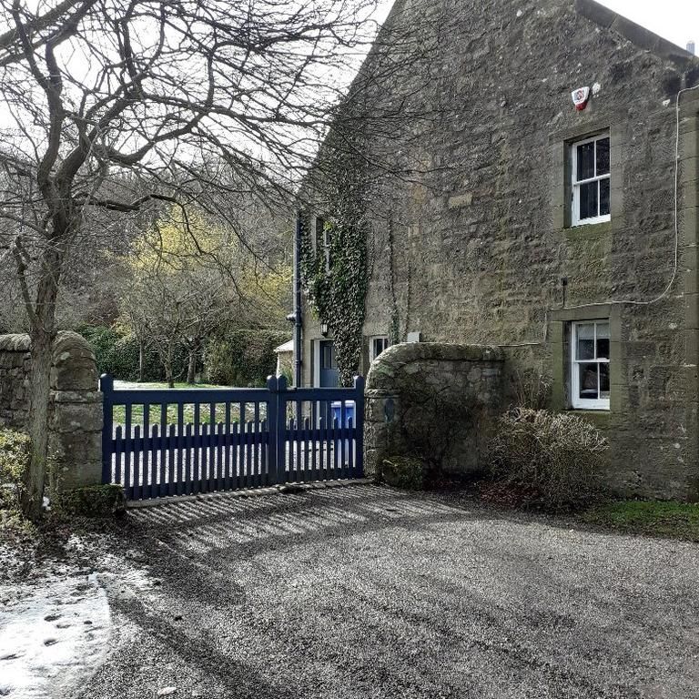 5 bedroom detached house to rent - Photo 1