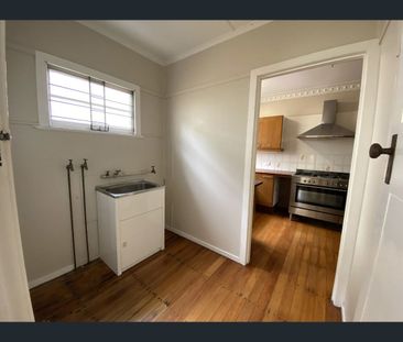51 Watson St, Camp Hill, Qld 4152 - Photo 1