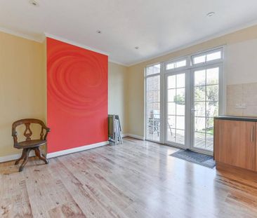 3 bedroom semi-detached house to rent - Photo 5