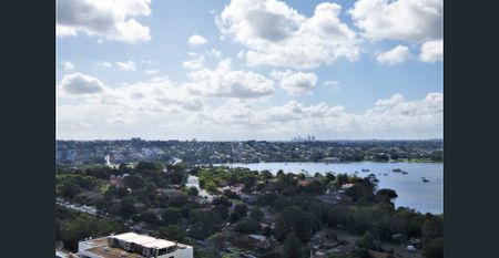 Rhodes Central 1 bed east facing with city & water views - Photo 4