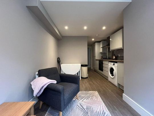 2 bedroom ground floor flat to rent - Photo 1