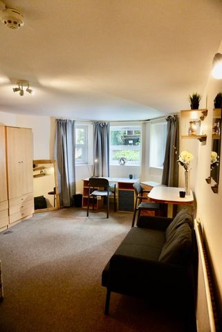 3 Bed Flat, Waverley Road, BS6 - Photo 3