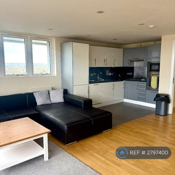 2 bedroom penthouse to rent - Photo 1