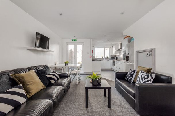 Mill Street Room 5 - Photo 1