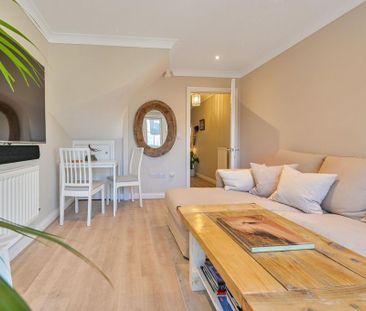 3 bedroom end of terrace house to rent - Photo 1