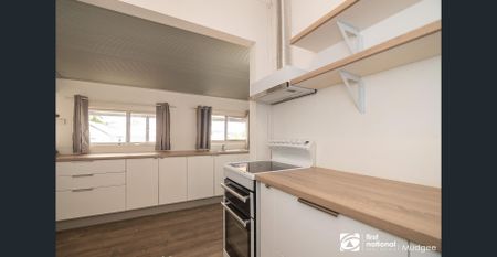 NEWLY RENOVATED GEM - Photo 5