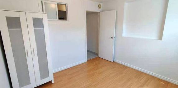 2-Bedroom Apt Available January 1st (Gerrard & Broadview) - Photo 2