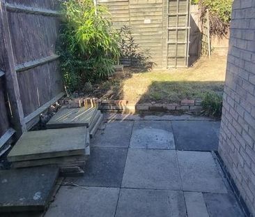 2 bedroom semi-detached bungalow to rent - Photo 4