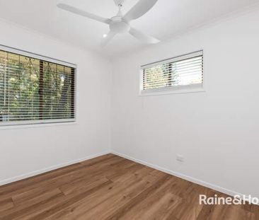 Newly Updated 4-Bedroom Residence - Photo 4