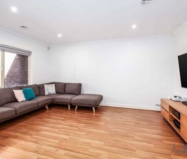 Great Location! - Photo 3