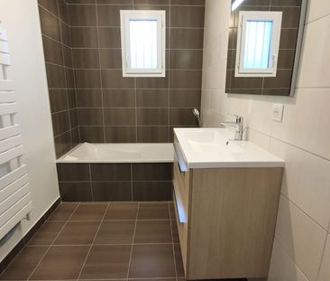 Location Maison 5 pièces 83m² LA ROCHE SUR YON 85000 - Photo 3