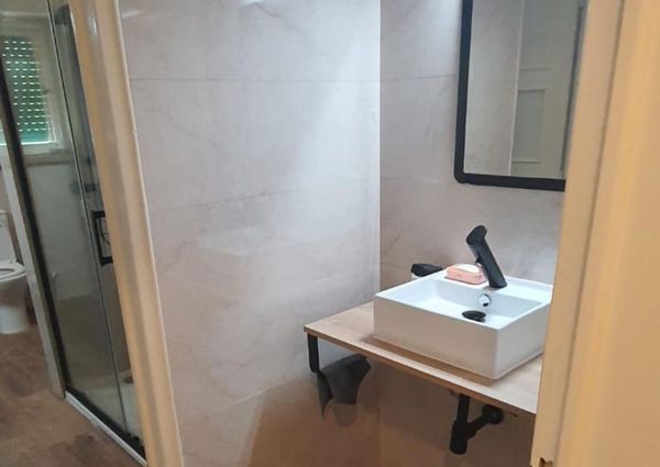 Quartos em Lisboa metro Roma e EntreCampos
