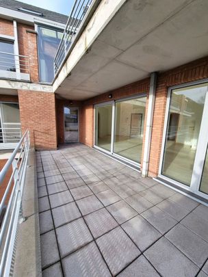 Appartement met 2 slaapkamers, ruim terras en staanplaats! - Foto 1