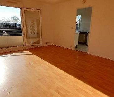 Location Appartement 2 pièces 47m² CORBEIL ESSONNES 91100 - Photo 2