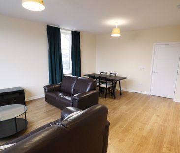 2 Bed, Second Floor Flat - Photo 5