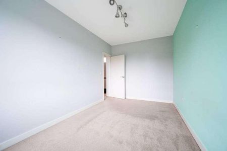 Bakersgate Gardens, Pirbright, GU24 - Photo 5