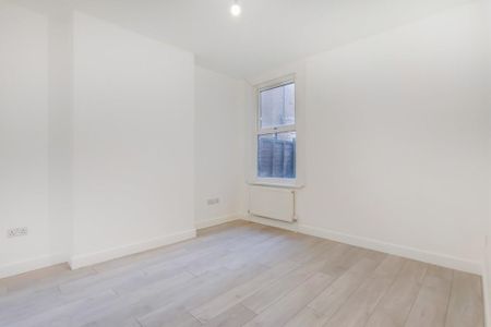 2 bedroom ground floor flat to rent - Photo 2