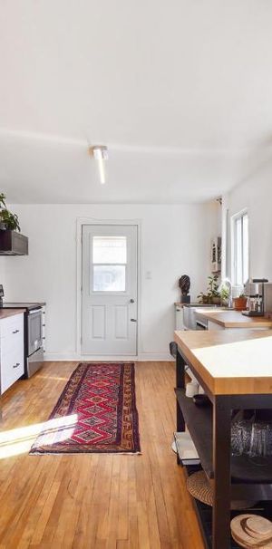 Grand 5½ lumineux rénové à Laval-des-Rapides - Photo 1