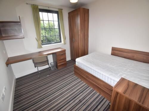 6 bedroom apartment to rent - Photo 1