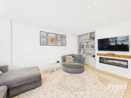 Long Drive, Burnham, Slough,SL1 - Photo 2
