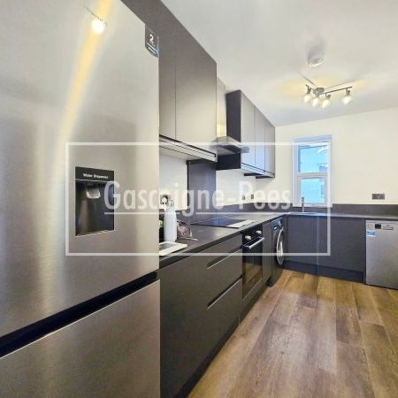 Central Road - Worcester Park - Photo 1