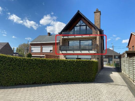 Lichtrijk APPARTEMENT op 1e verdieping met 2 slaapkamers, terras en garage - Foto 1