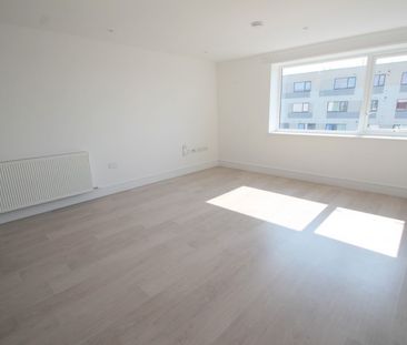 West Plaza, Town Lane, Stanwell, Staines-Upon-Thames,TW19 - Photo 3