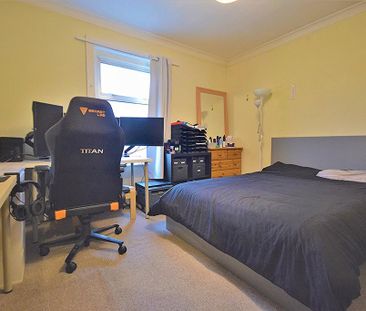 4 bedroom semi-detached house to rent - Photo 5